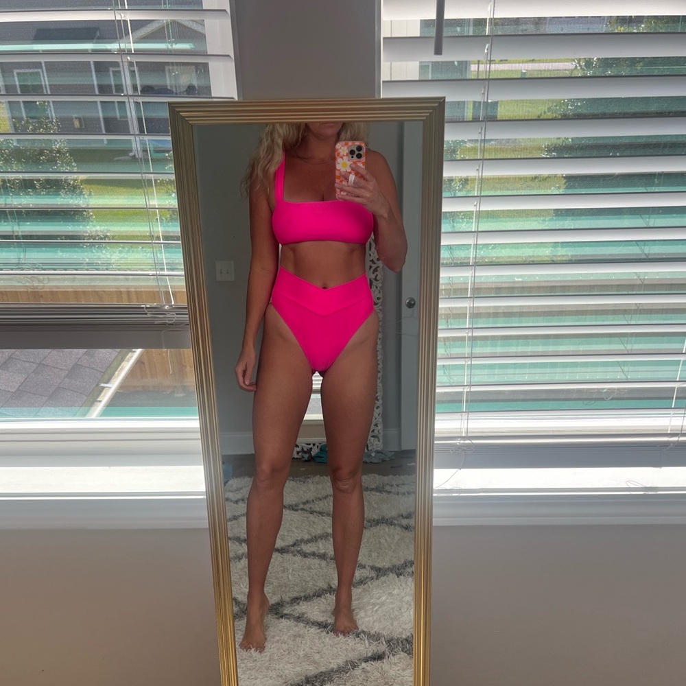 Aerie hot neon pink high waisted bikini set. Med top, small bottom.